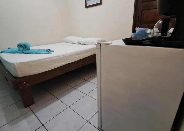 Cabinas Hoja Del Bosque Hotel cápsula Santa Cruz (Guanacaste)