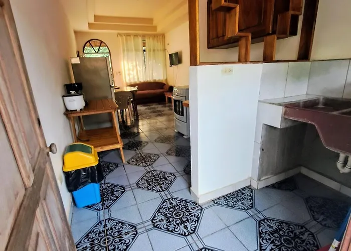 Cabinas Hoja Del Bosque